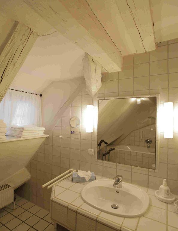 Hotel Weisses Ross Динкельсбюль Экстерьер фото